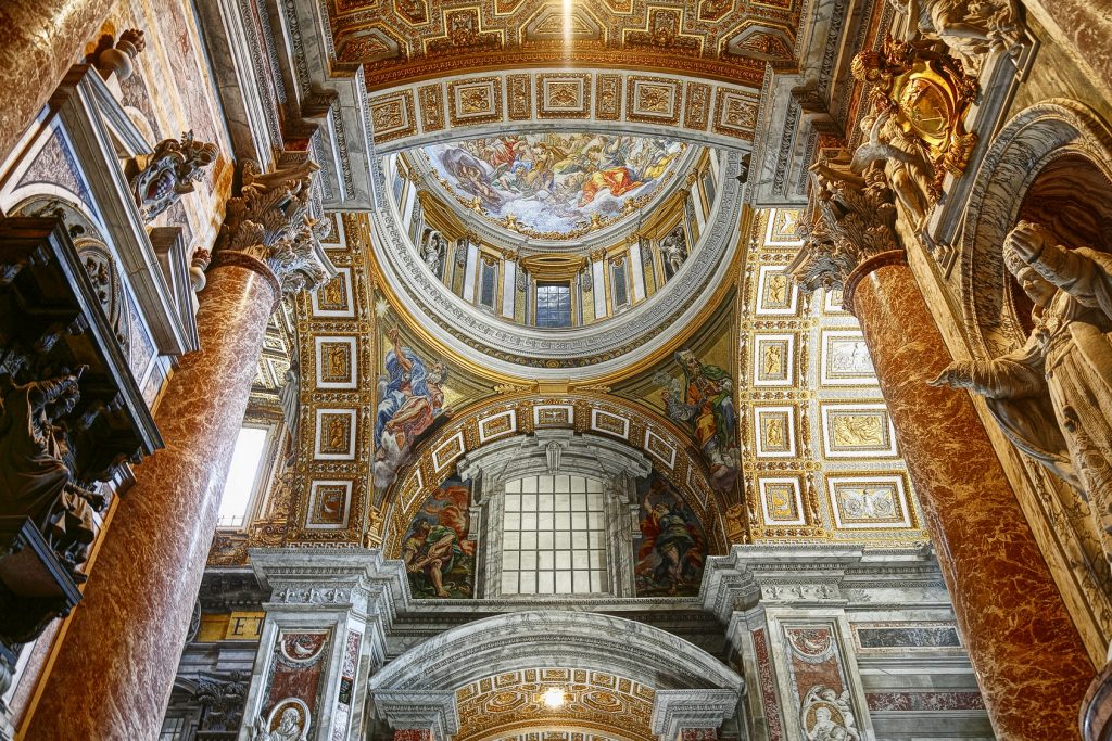 Aziz Peter Basilikası’nın içi, Vatikan, Roma