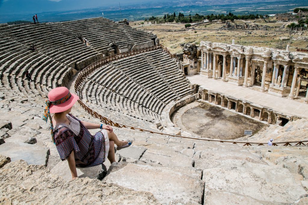 Pamukkale, Hierapolis Antik Kent tiyatrosunun basamaklarında ben
