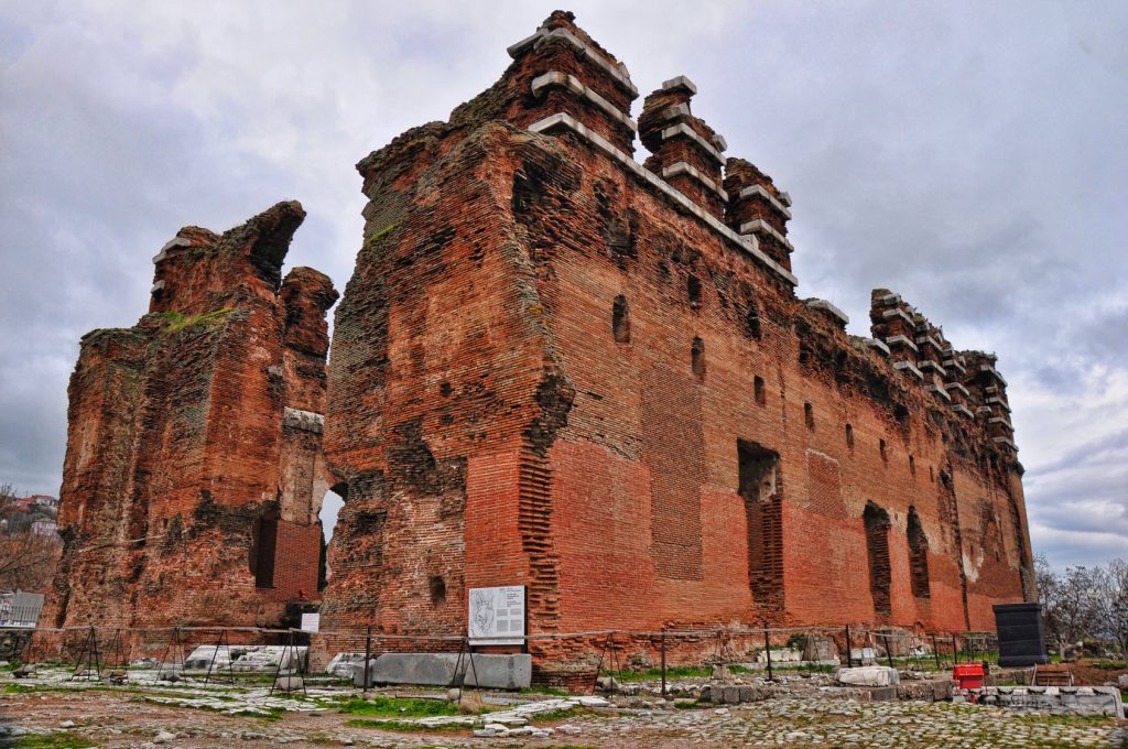 Kızıl Avlu, Bergama (Red Basilica)