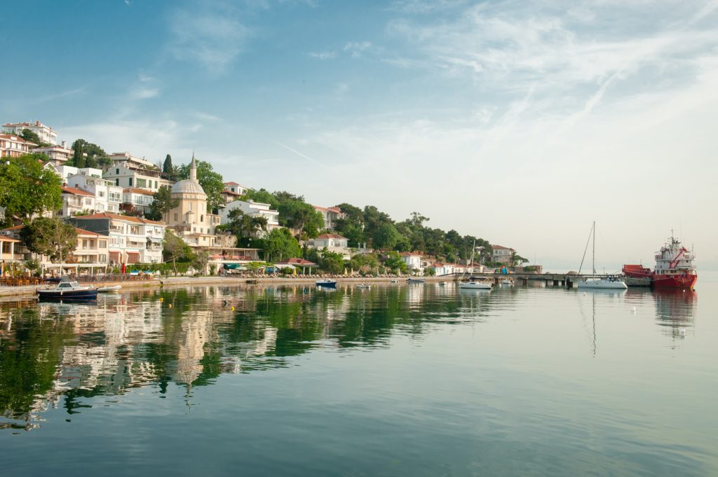 Burgazada Limanı:  İstanbul Prens Adaları Arasındaki Üçüncü Büyük Ada