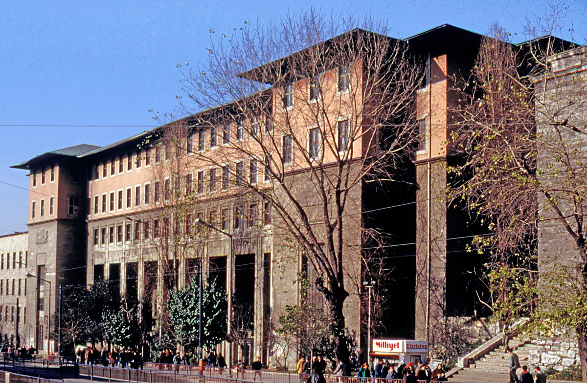 İstanbul Üniversitesi Edebiyat Fakültesi