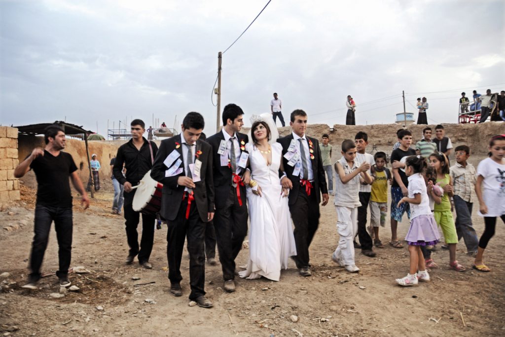 Şükran Moral'n Mardin’in Yukarı Aydınlı köyünde üç erkekle birden evlenmesi