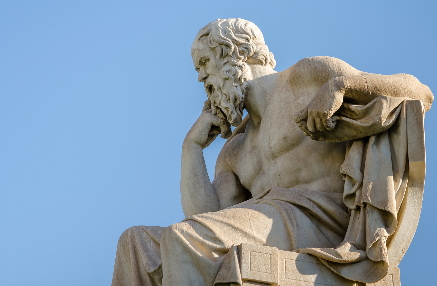 Atina Akademisindeki Sokrates Heykeli