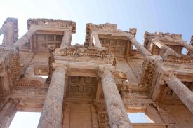 Yazı: Efes Antik Kenti | Yazan: Hande Sönmezerler Sinan