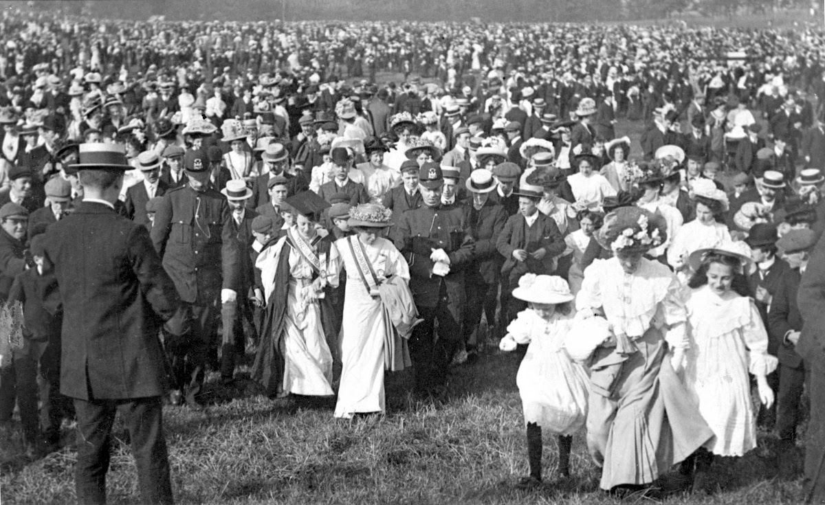1908 | Kadınların Pazarı  | Women’s Sunday