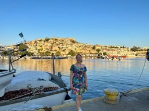 Yazı: Kavala Yolcuları | Yazan: Demet Albayrakoğlu