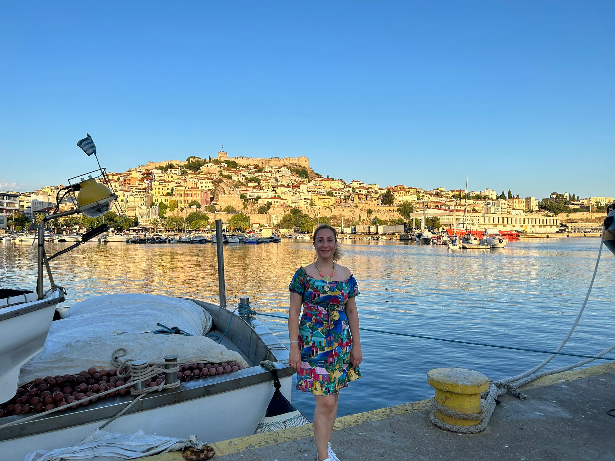 Yazı: Kavala Yolcuları | Yazan: Demet Albayrakoğlu